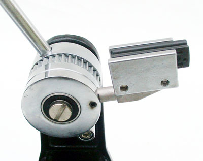 Linear ball bearing string gripper with unidirectional clutch (locking ratchet system)